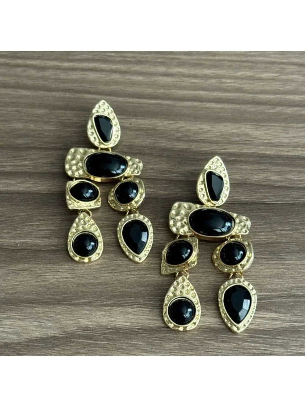 Black stone Earrings Q546
